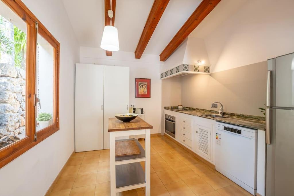 Casa Encantadora En Ferienhaus Cala Tuent